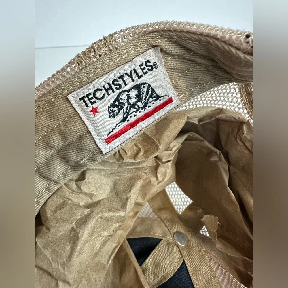NWOT Techstyles Yosemite Trucker Hat